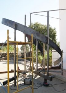 Escalera de caracol en pletina de acero corten