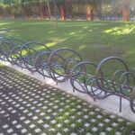Oval bycicle parking in round tube